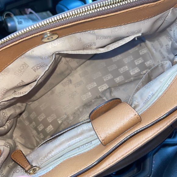 Michael Kors satchel***read description*** - Picture 5 of 6